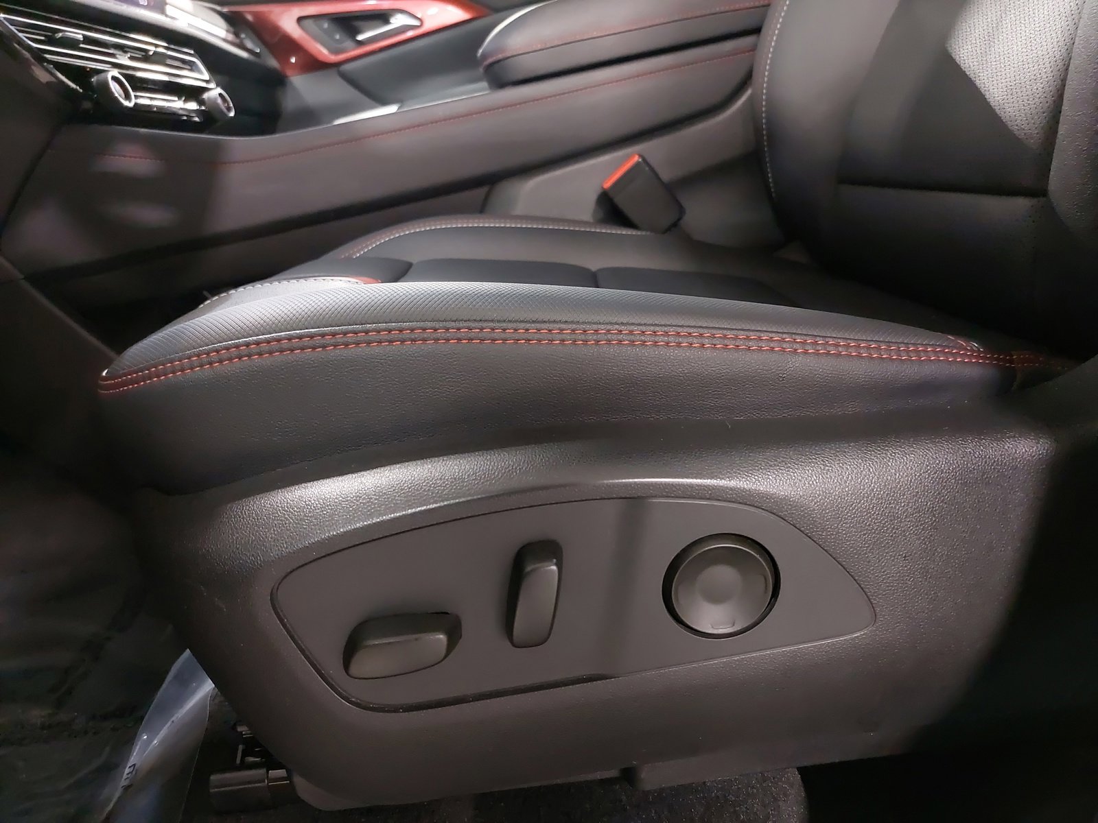 Used 2024 Chevrolet Traverse RS w/ LPO, Floor Liner Package image 30
