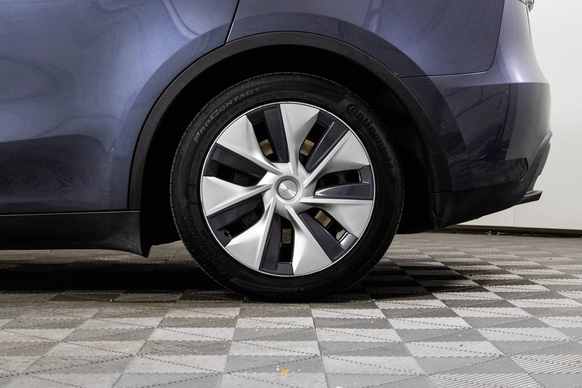 Used 2020 Tesla Model Y Long Range image 45