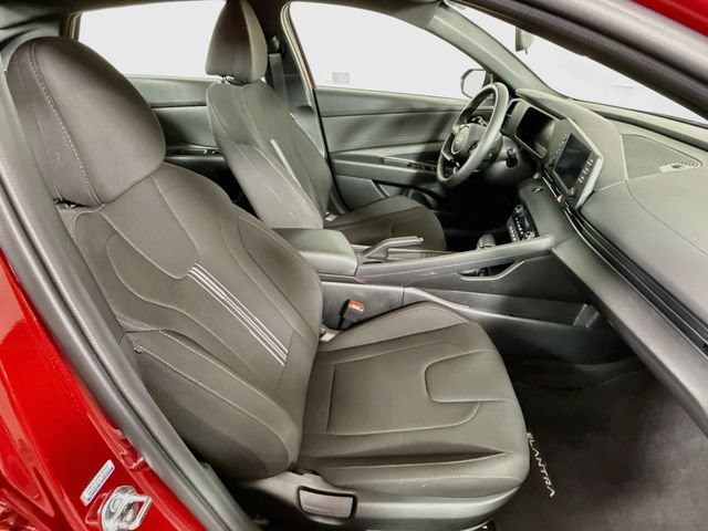 Certified 2025 Hyundai Elantra Sport FWD image 28