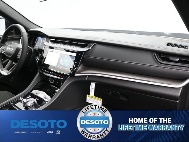 New 2026 Jeep Grand Cherokee Altitude image 10