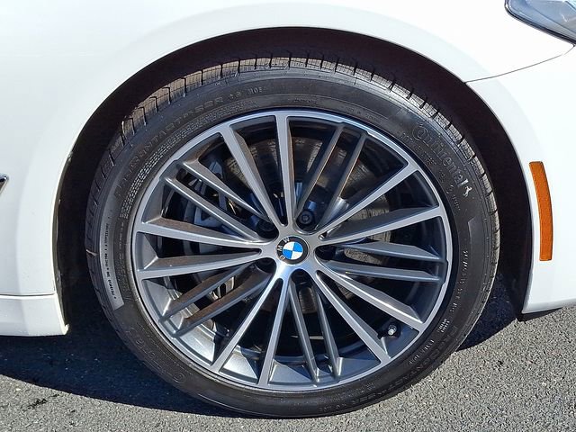 Used 2022 BMW 540i xDrive w/ Premium Package image 8
