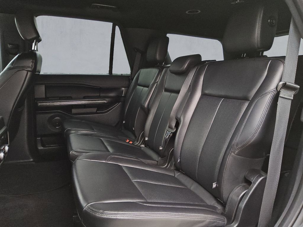 Used 2019 Ford Expedition XLT w/ Equipment Group 201A RWD image 13