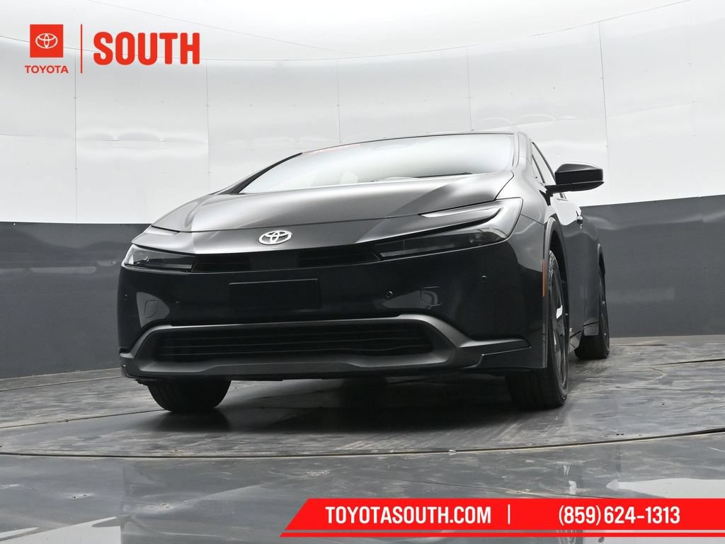 Used 2025 Toyota Prius LE AWD/4WD image 40