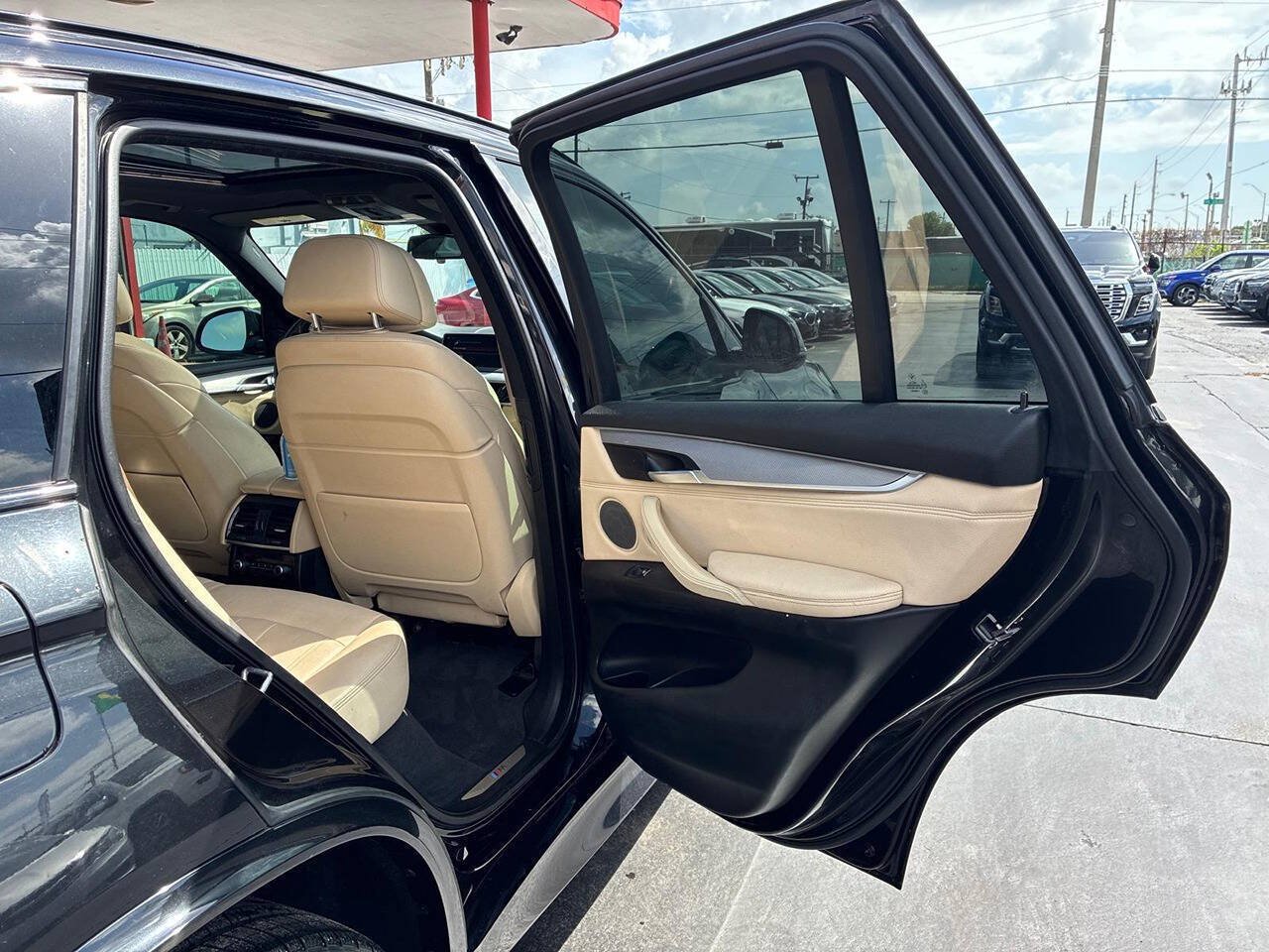 Used 2018 BMW X5 sDrive35i w/ M Sport Package RWD image 11