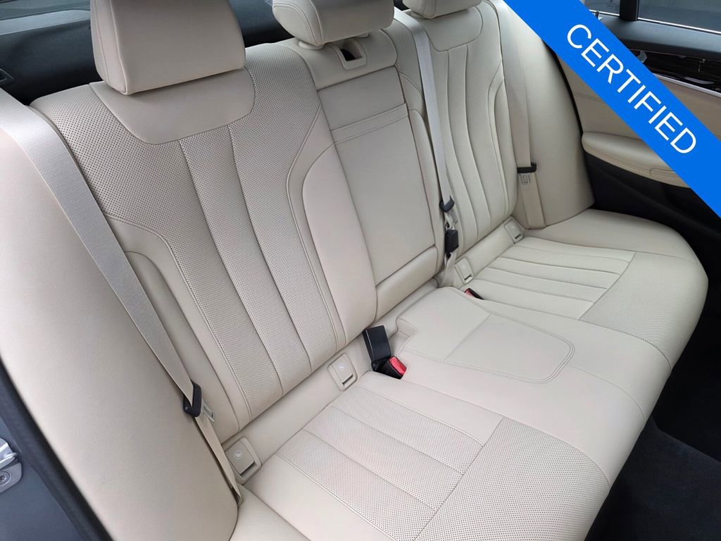 Used 2023 BMW 530i w/ Premium Package image 28