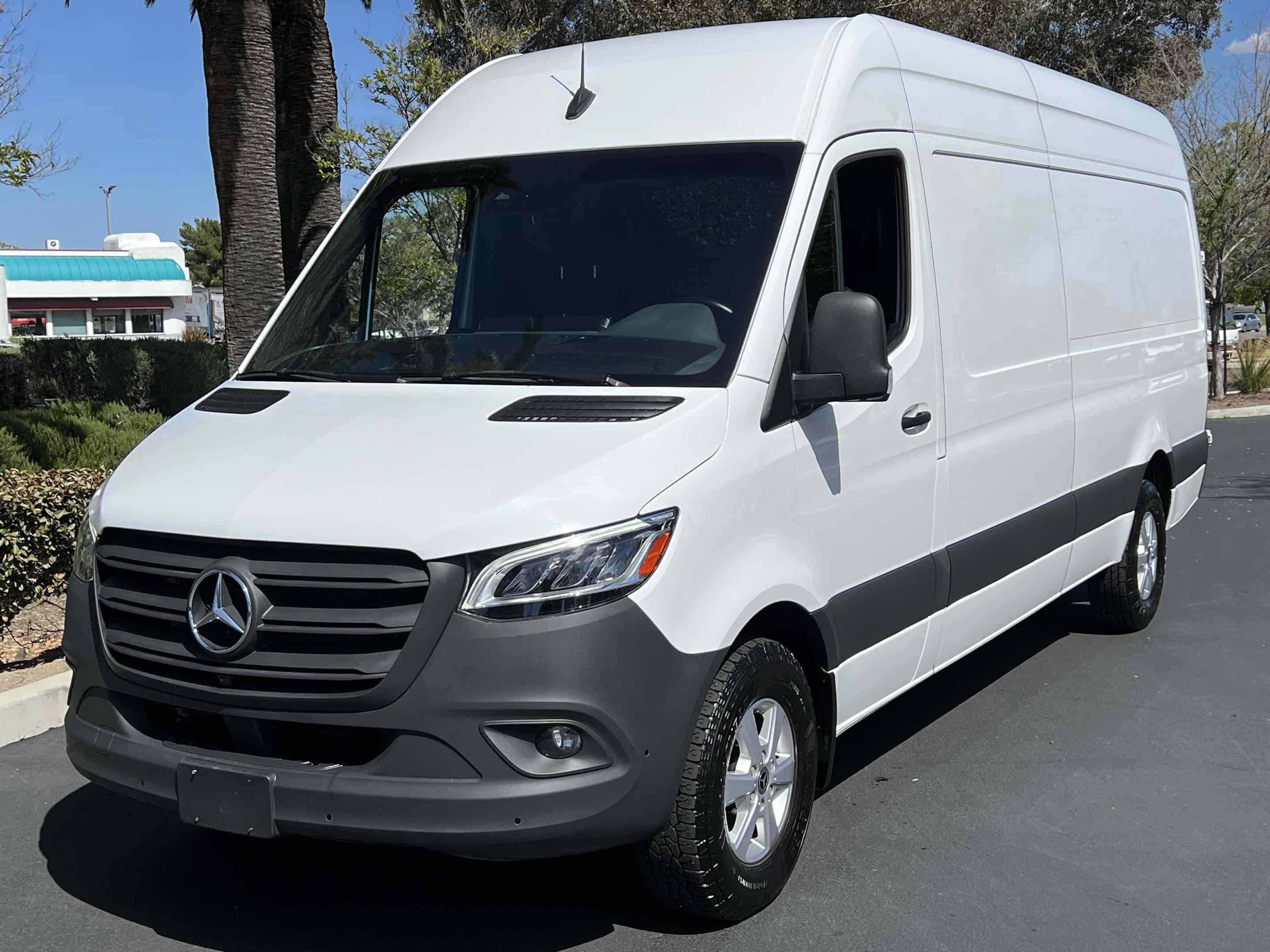 Used 2024 Mercedes-Benz Sprinter 2500 image 23