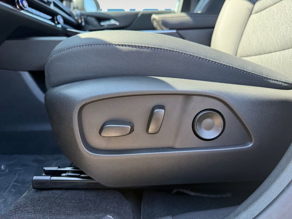 New 2026 Chevrolet Equinox LT w/ Convenience Package II image 19