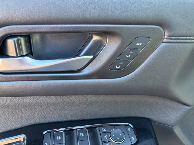 Certified 2025 Nissan Pathfinder Platinum w/ Cargo Package AWD/4WD image 16