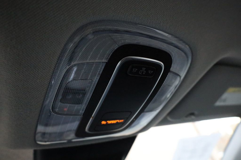 Used 2025 Hyundai Elantra SE w/ Cargo Package image 33