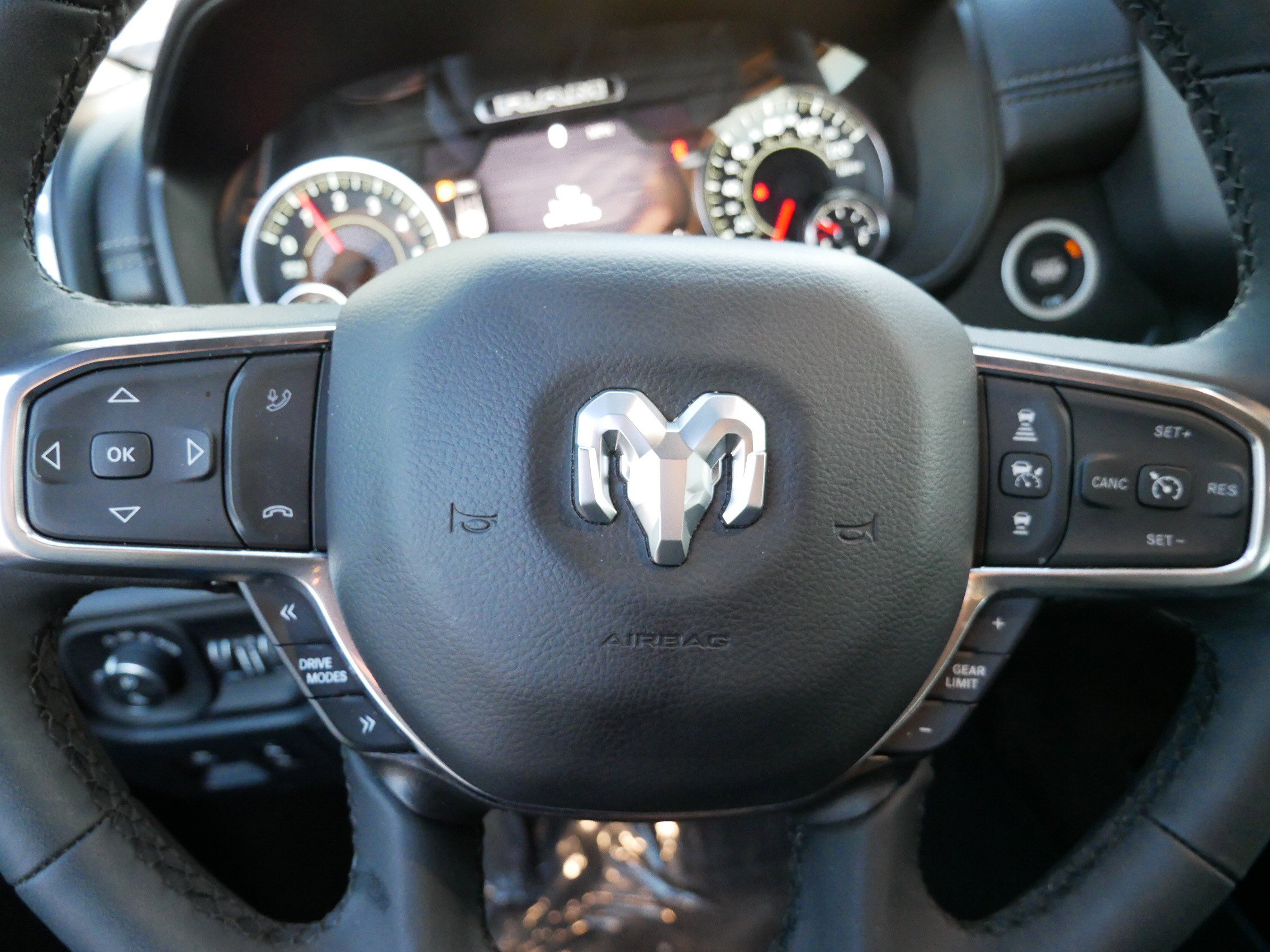 Used 2025 RAM 1500 Laramie image 18