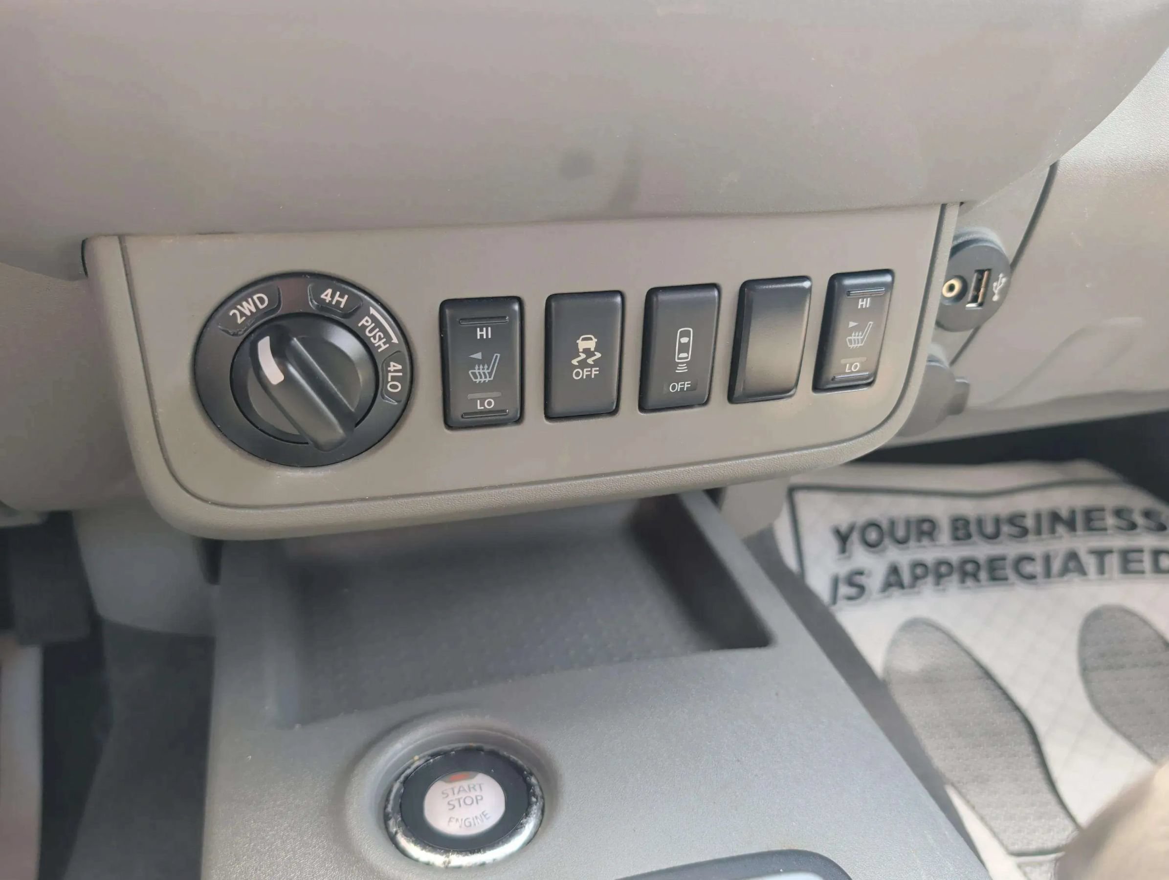 Used 2020 Nissan Frontier SV AWD/4WD image 16