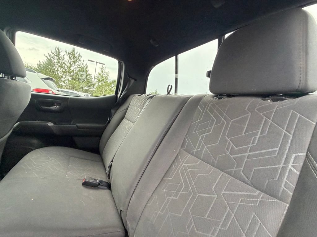 Used 2016 Toyota Tacoma TRD Off-Road AWD/4WD image 19