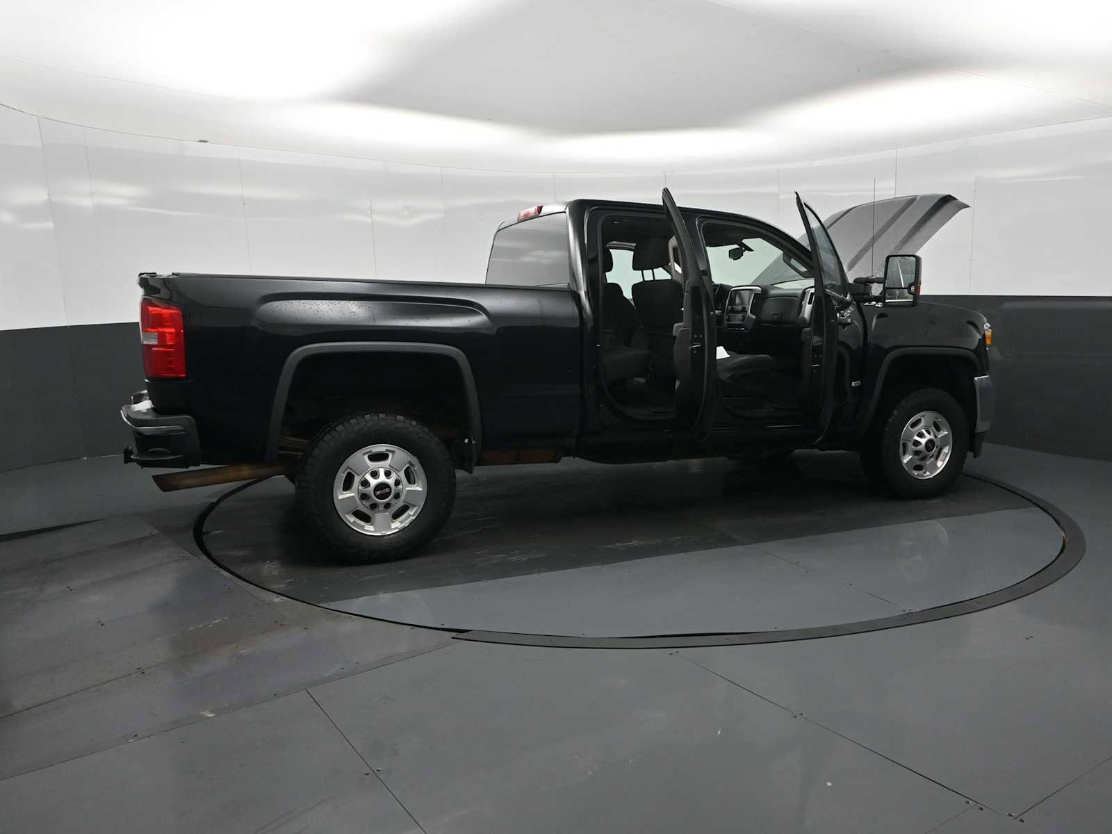 Used 2019 GMC Sierra 2500 SLE w/ Snow Plow Prep Package image 28