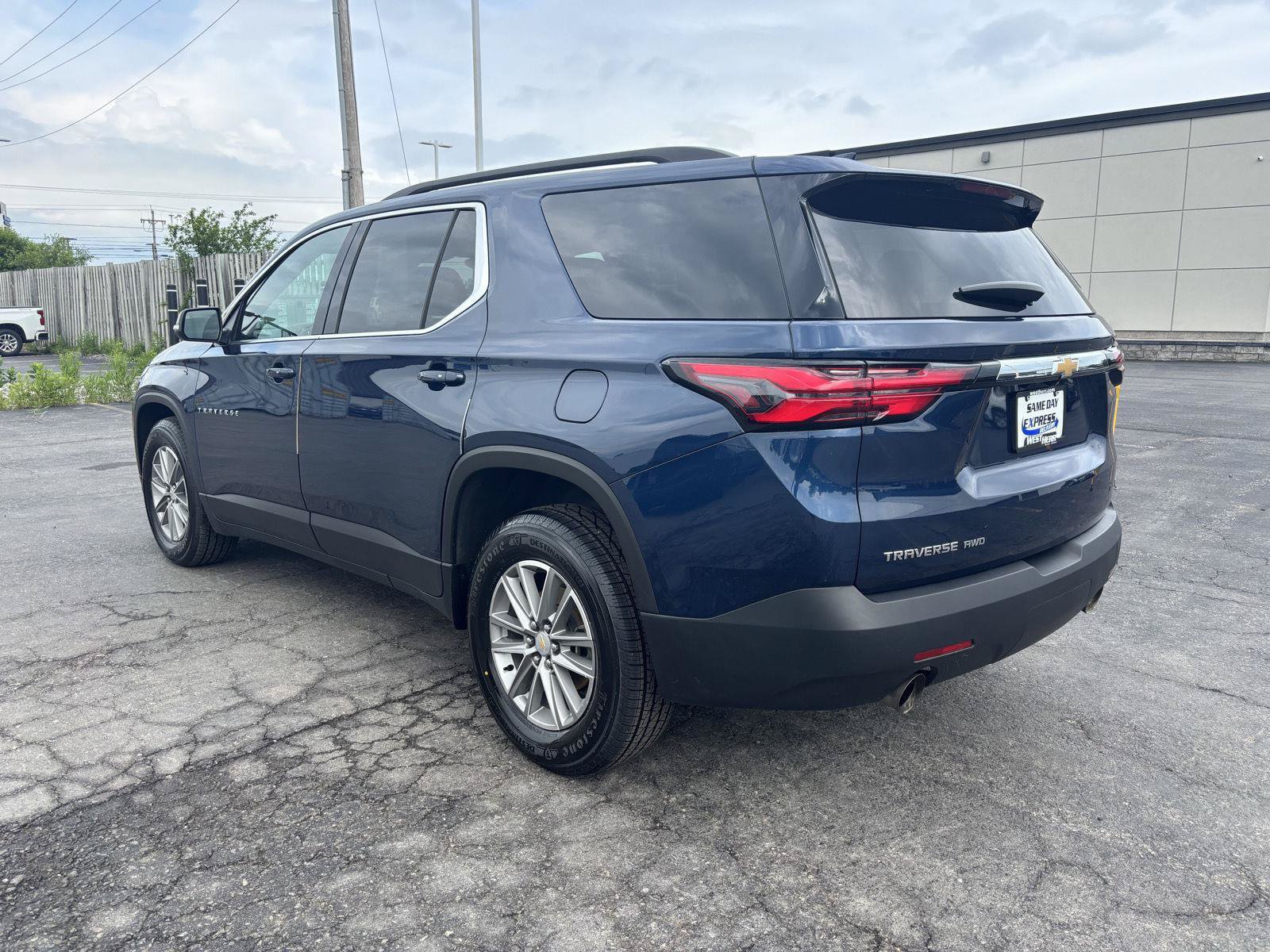 Used 2023 Chevrolet Traverse LT AWD/4WD image 5