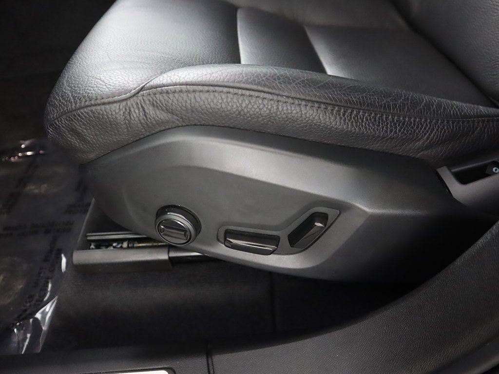 Used 2023 Volvo XC60 B5 Plus w/ Climate Package image 33