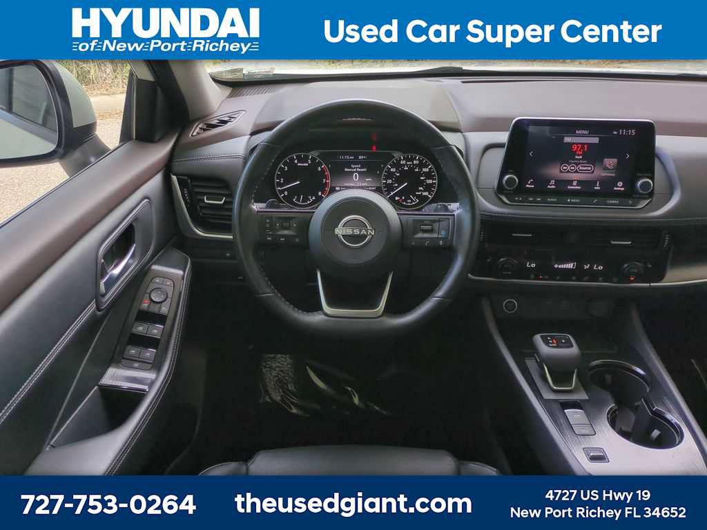 Used 2022 Nissan Rogue SV w/ SV Premium Package FWD image 18