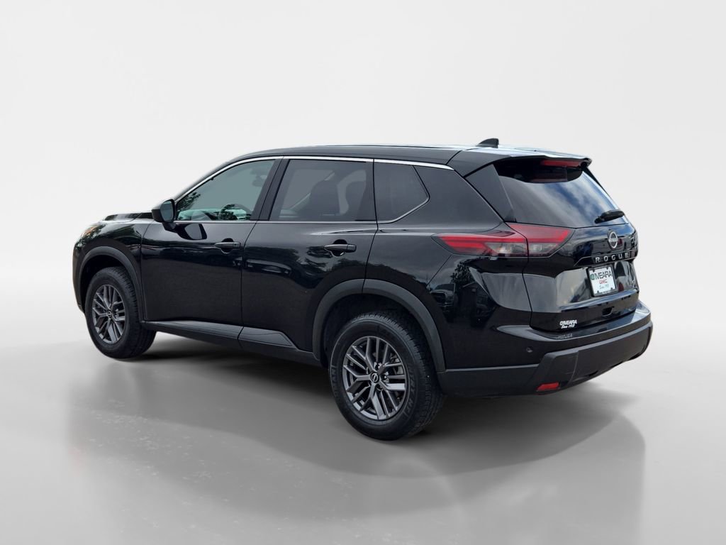 Used 2024 Nissan Rogue S AWD/4WD image 3