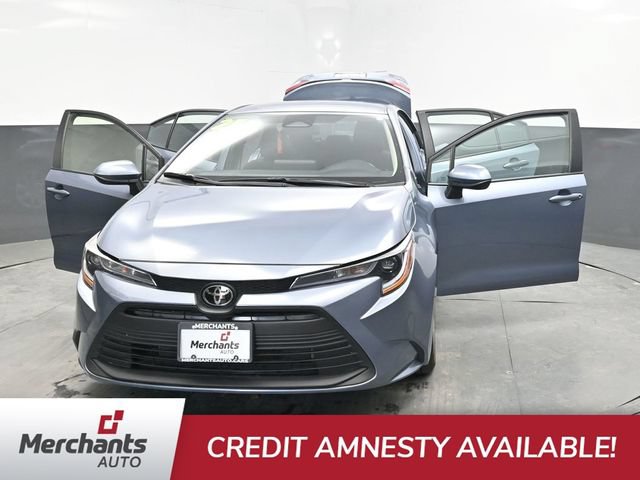 Used 2025 Toyota Corolla LE FWD image 40