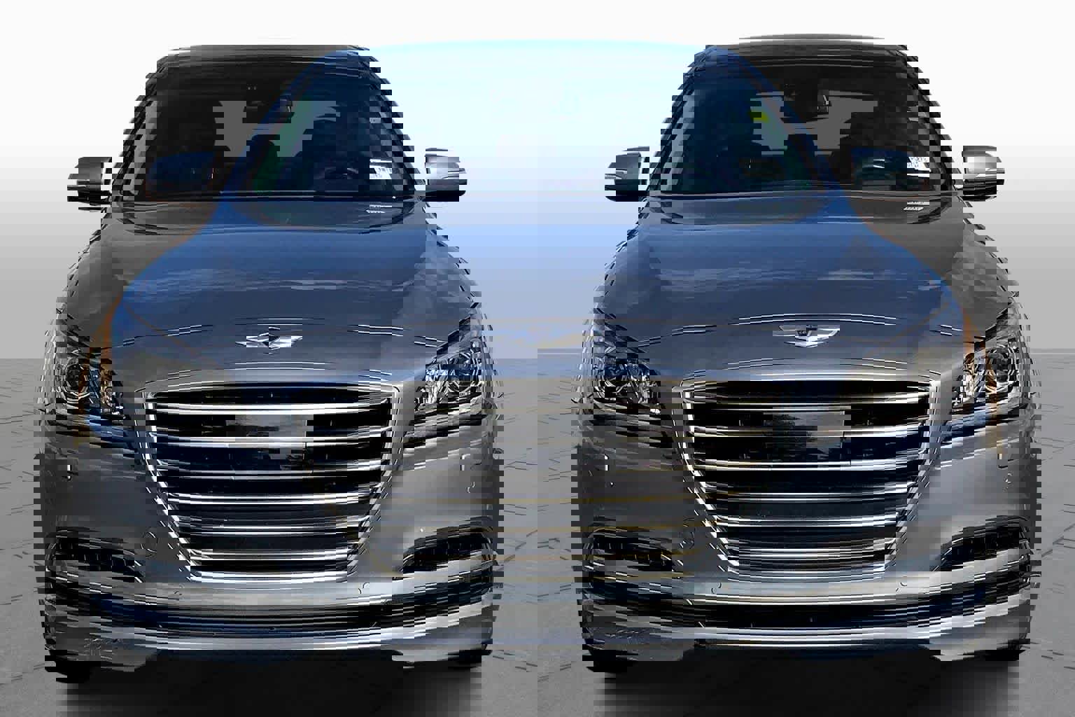 Used 2015 Hyundai Genesis 3.8 w/ Option Group 04 image 3