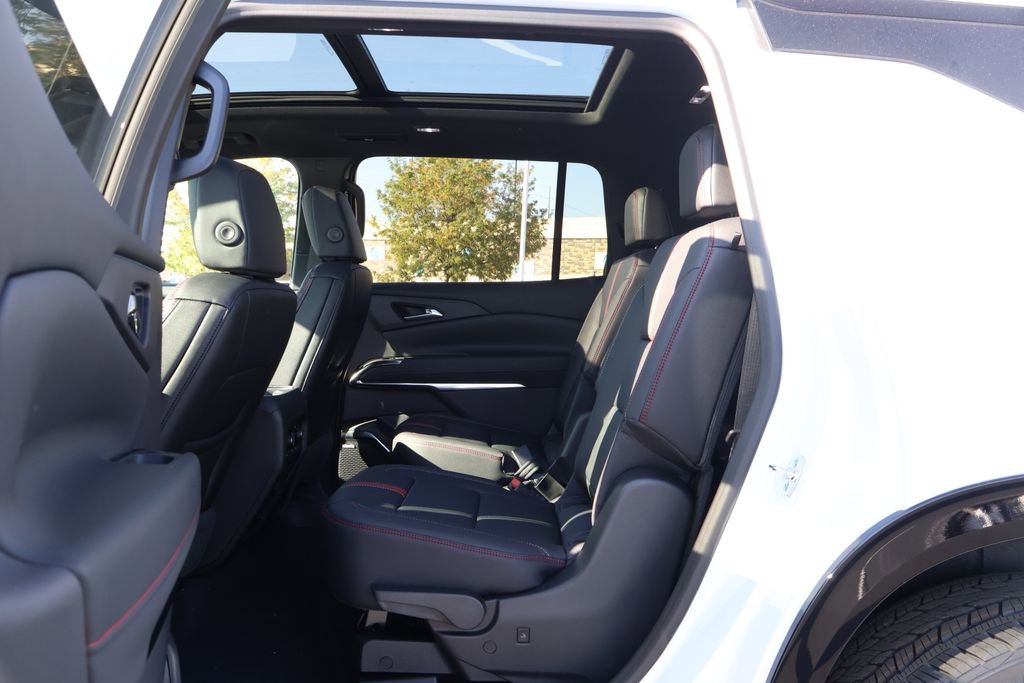 New 2026 Chevrolet Traverse RS w/ LPO, Floor Liner Package image 37