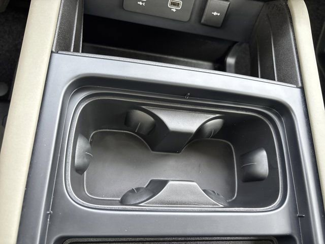 Used 2024 Land Rover Defender 90 S image 36