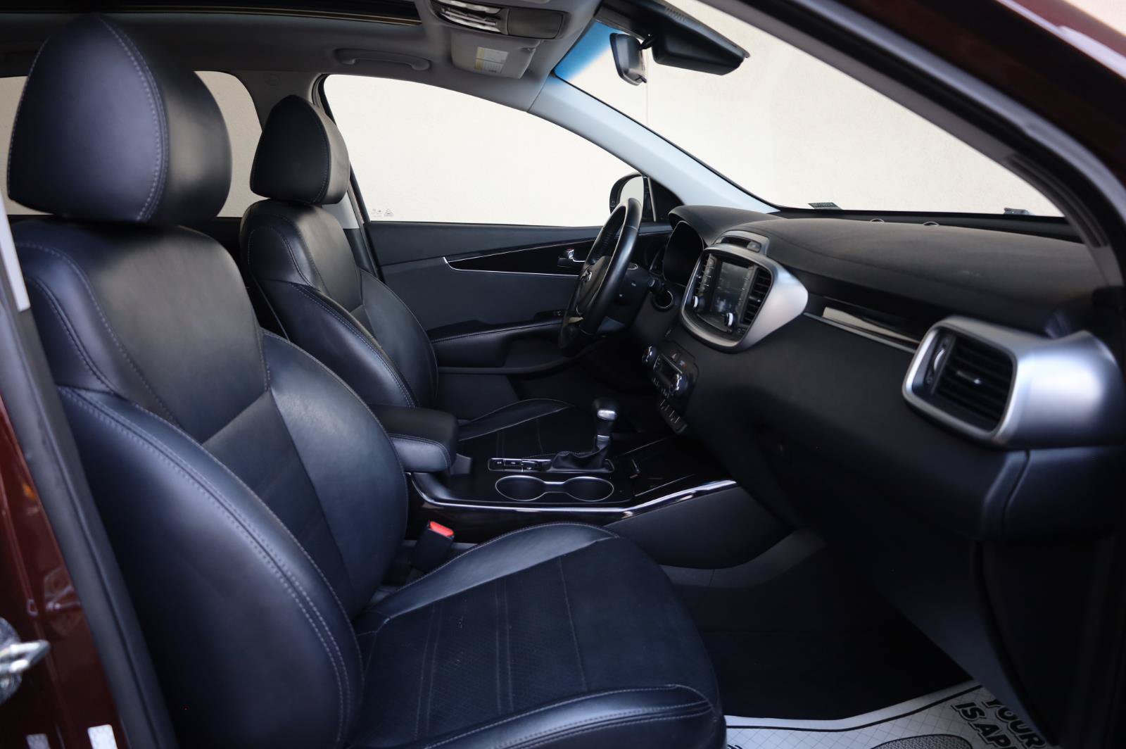 Used 2019 Kia Sorento EX AWD/4WD image 29