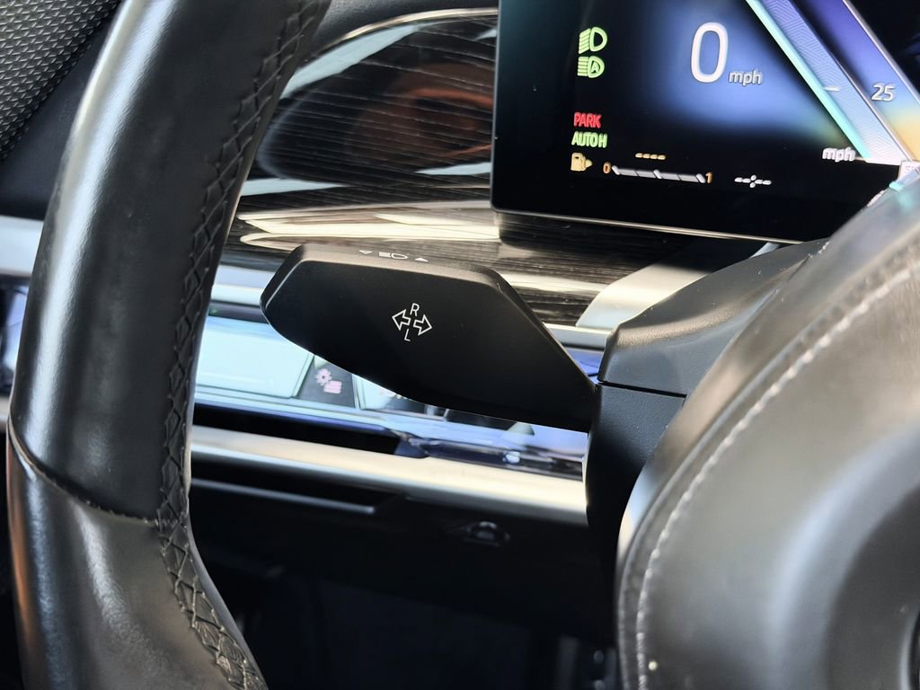 Used 2024 BMW 760i xDrive w/ Executive Package image 14