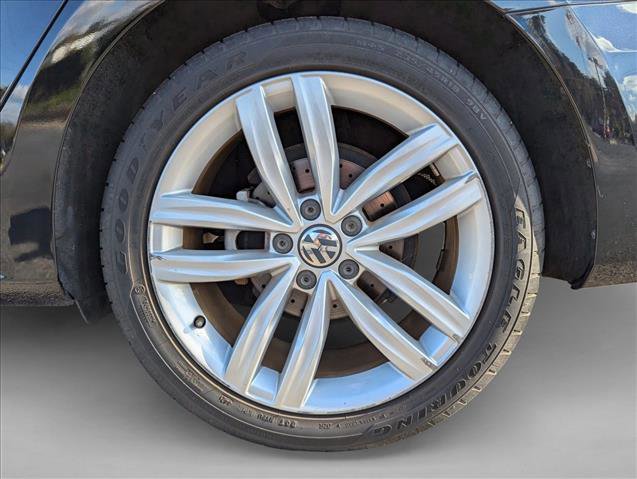 Used 2019 Volkswagen Passat 2.0T Wolfsburg image 13