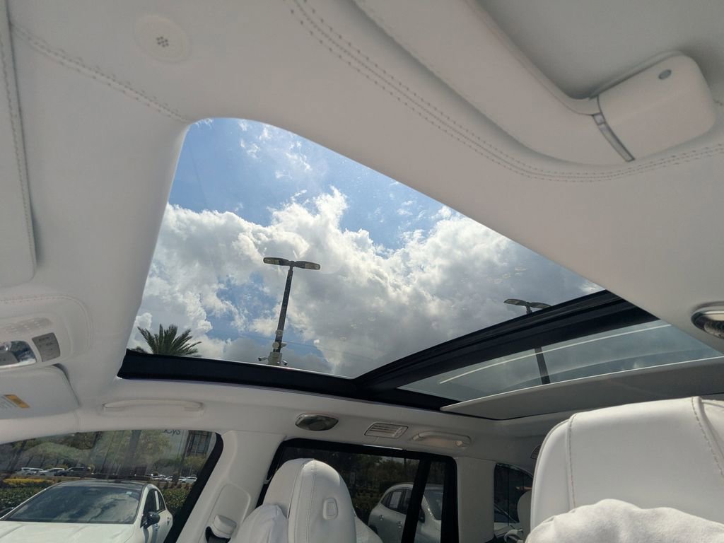 Used 2025 Mercedes-Benz Maybach GLS 600 4MATIC image 7