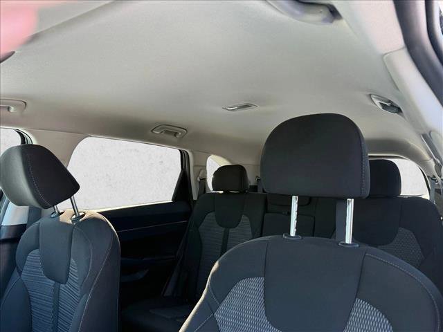 Used 2023 Kia Sorento LX image 17