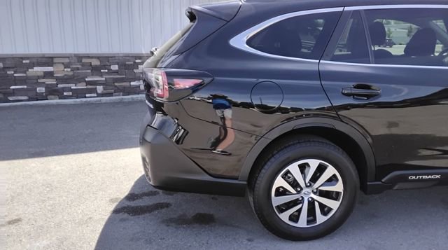 Used 2022 Subaru Outback Premium image 11