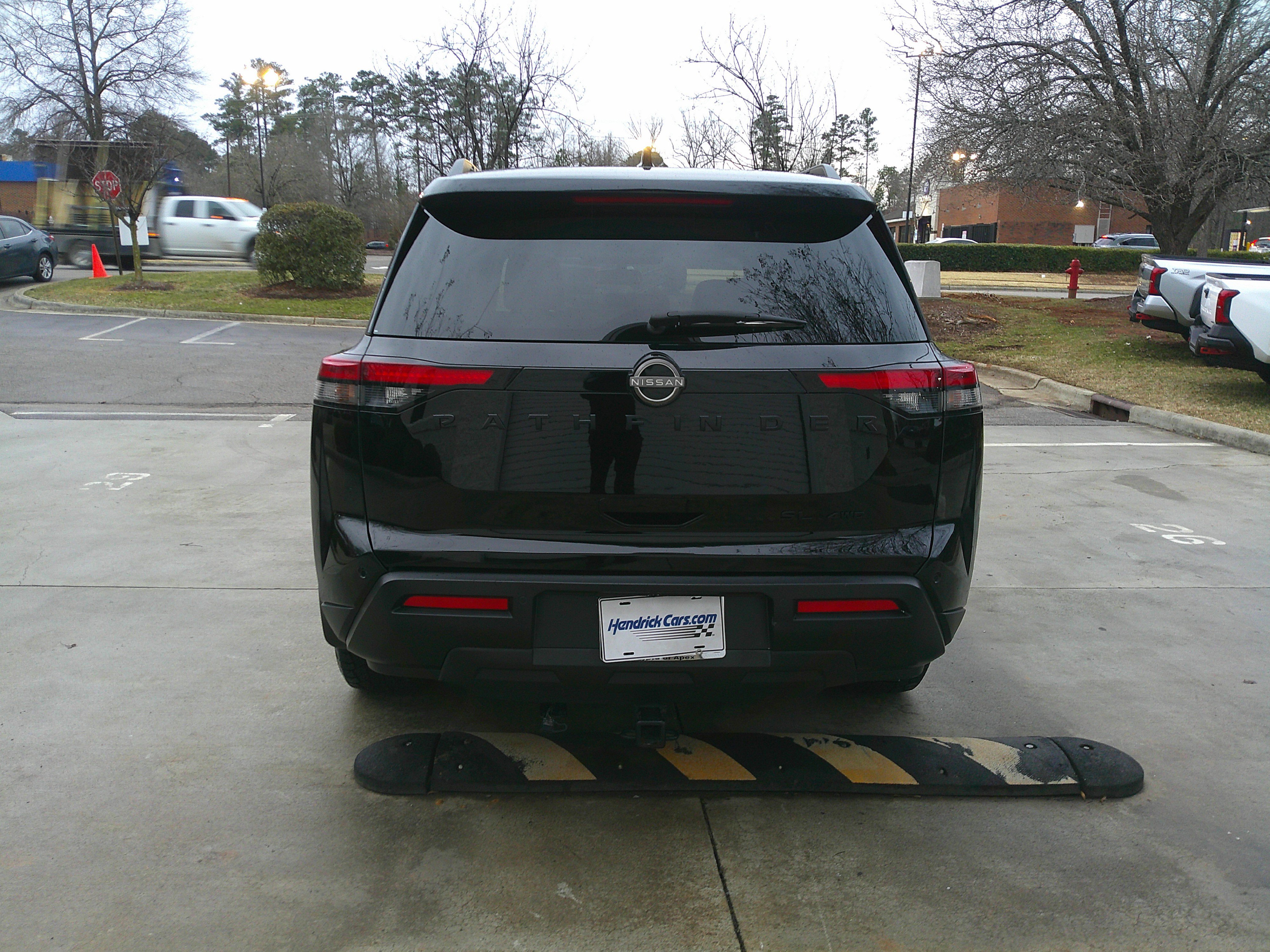 Used 2022 Nissan Pathfinder SL w/ SL Black Package image 11