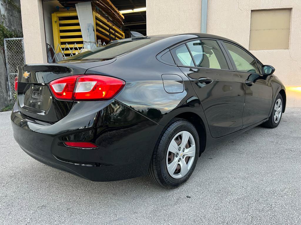 Used 2018 Chevrolet Cruze LS FWD image 2
