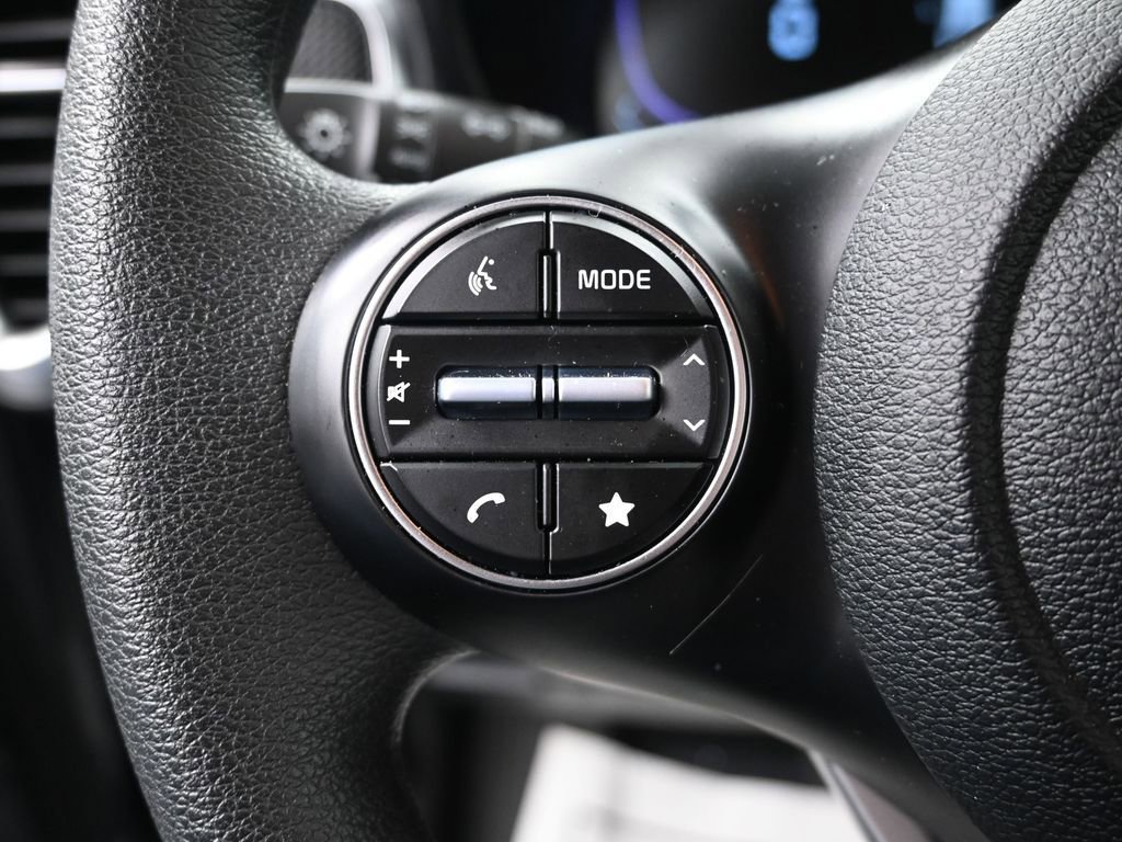 Certified 2025 Kia Soul LX w/ LX Technology Package image 25