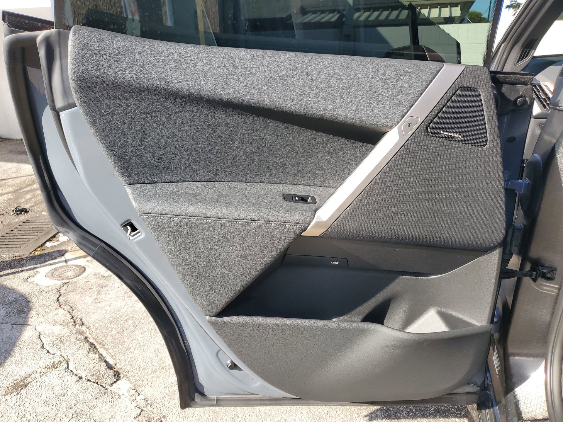 Used 2024 BMW iX xDrive50 w/ Sport Package image 13