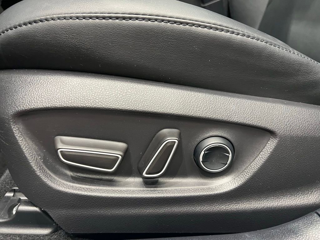 Used 2017 Toyota Prius Four w/ Advanced Technology Package image 23