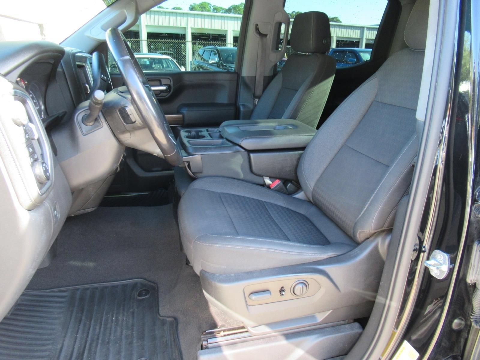 Used 2022 Chevrolet Silverado 1500 LT AWD/4WD image 18
