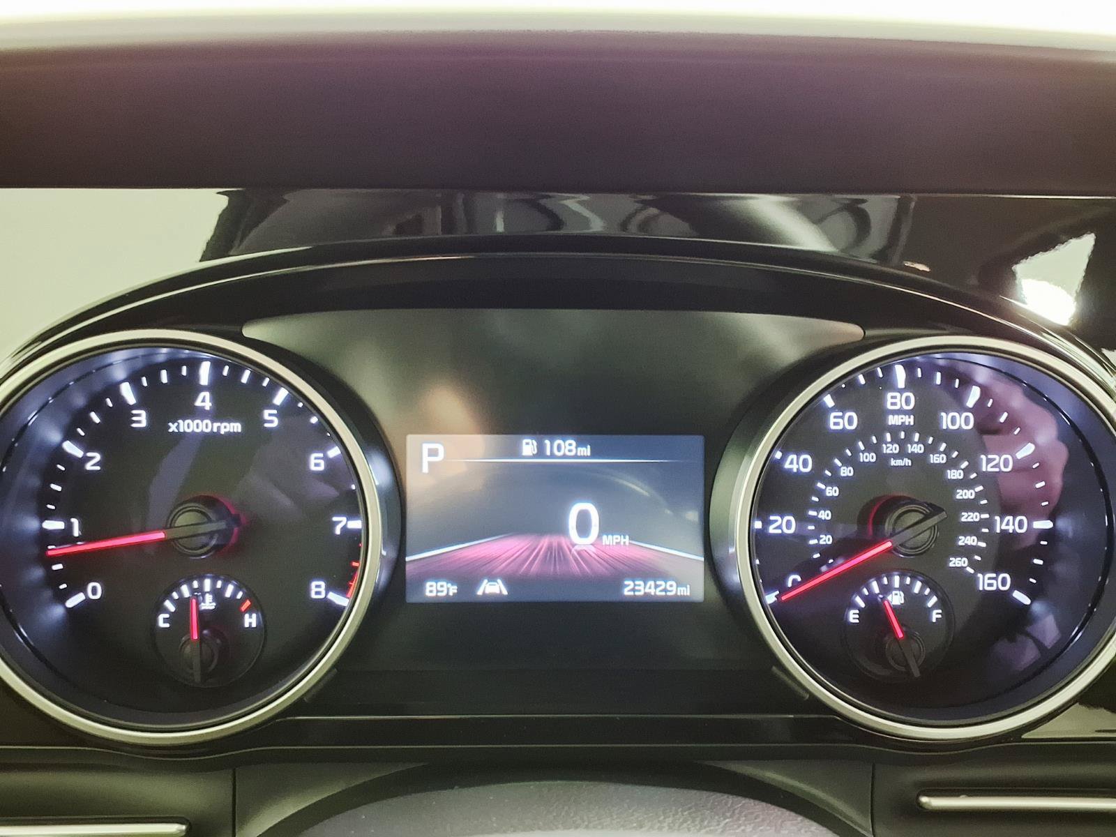 Used 2024 Kia Carnival EX FWD image 25