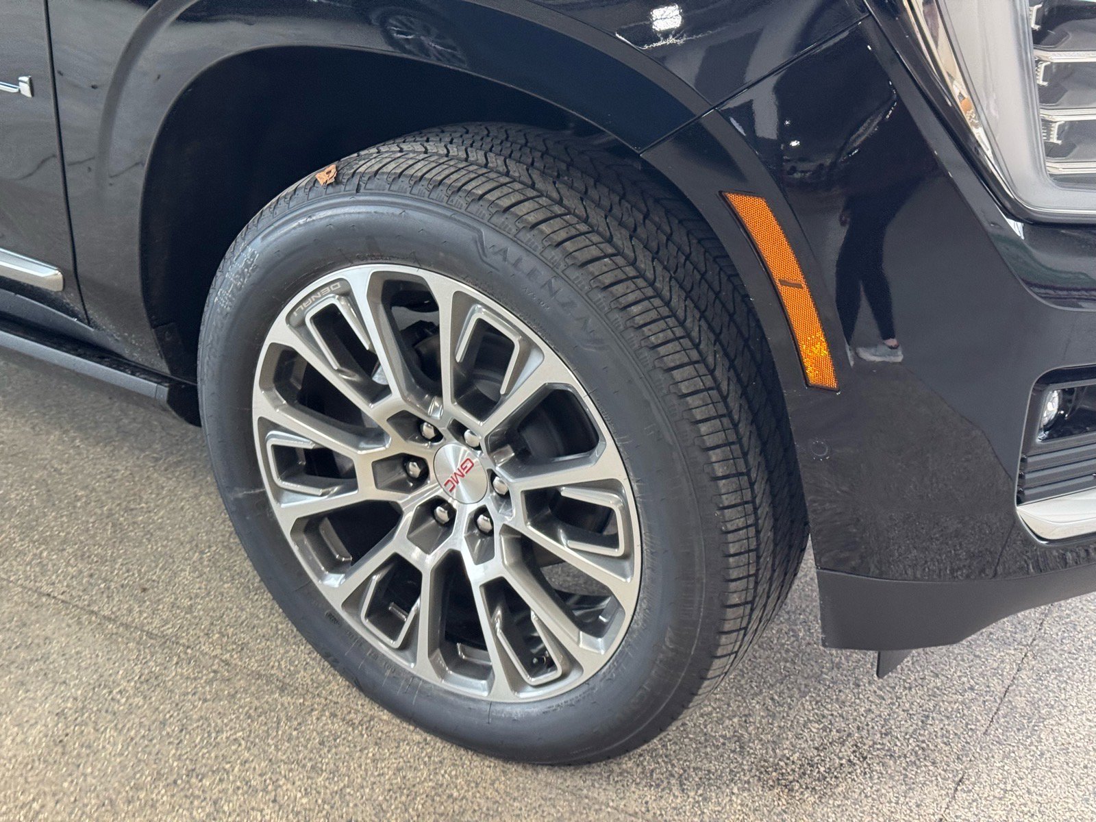 New 2026 GMC Yukon XL Denali w/ Denali Reserve Package image 4