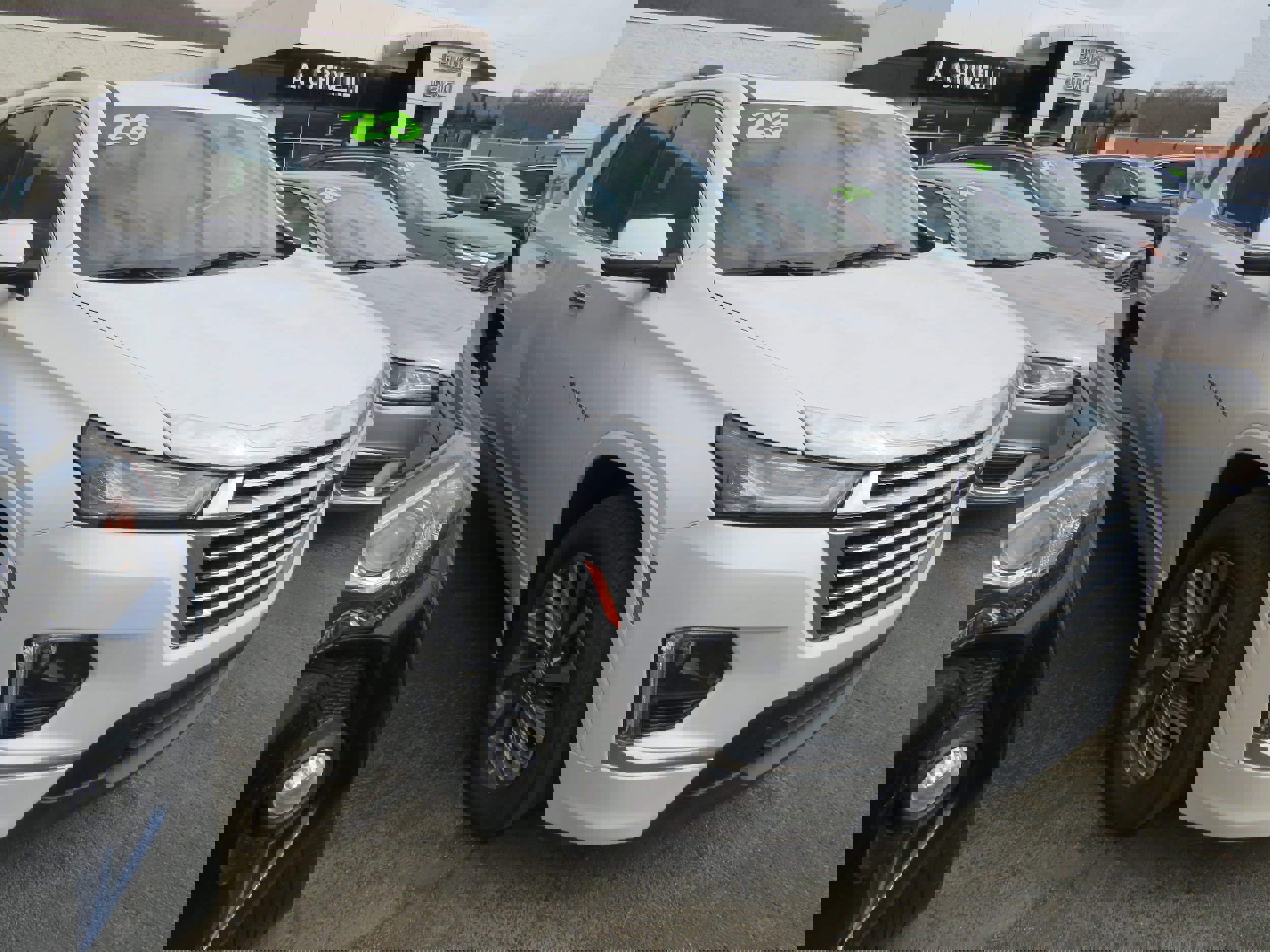 Used 2023 Chevrolet Traverse Premier image 1