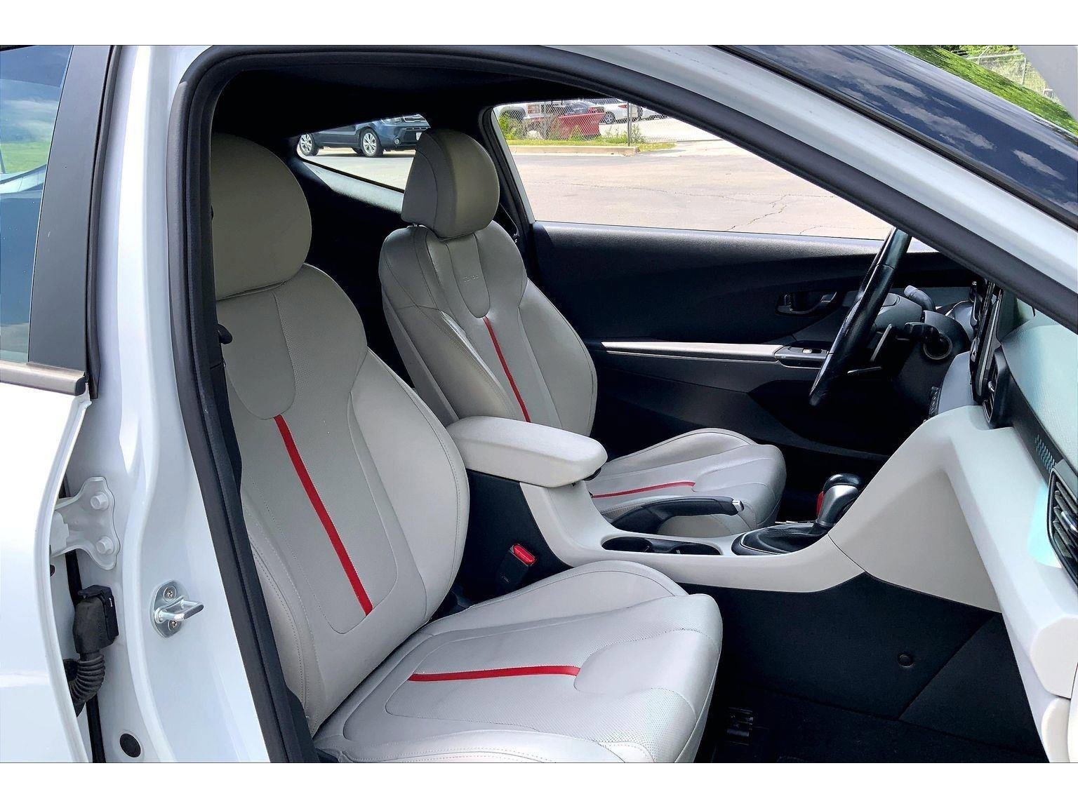 Used 2019 Hyundai Veloster Turbo Ultimate FWD image 5
