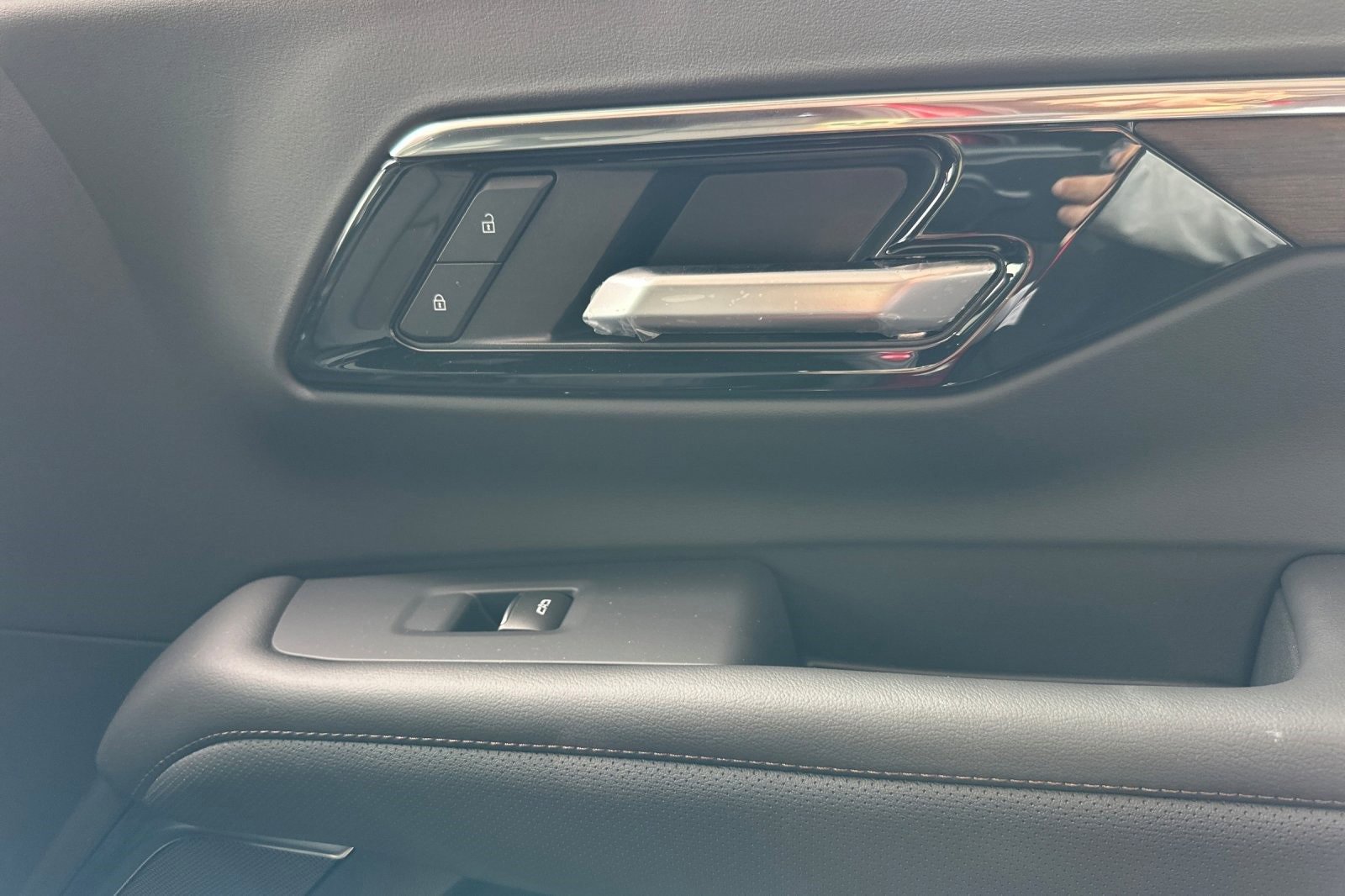 New 2025 Chevrolet Suburban High Country image 21