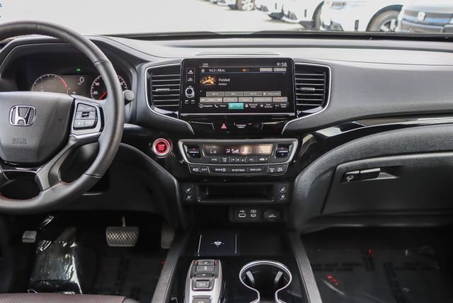 Used 2025 Honda Ridgeline Black Edition image 15