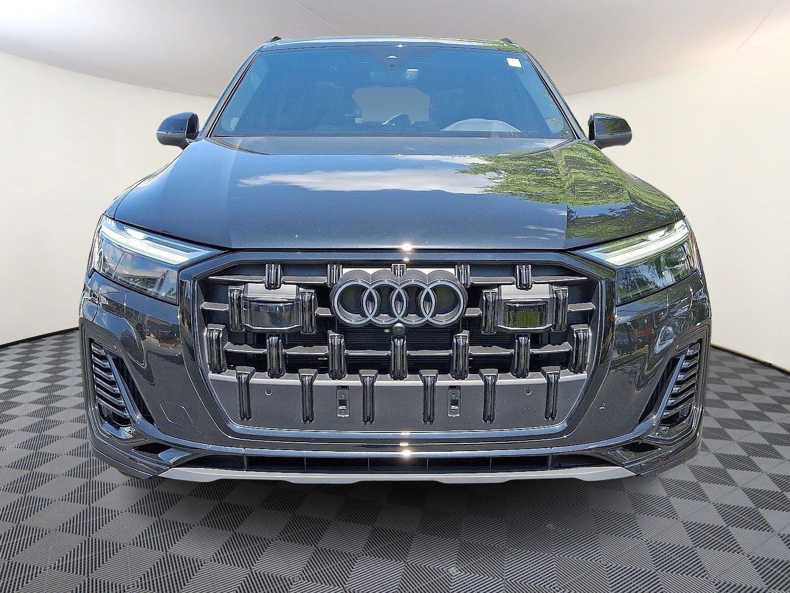 Used 2025 Audi Q7 3.0T Premium Plus image 2
