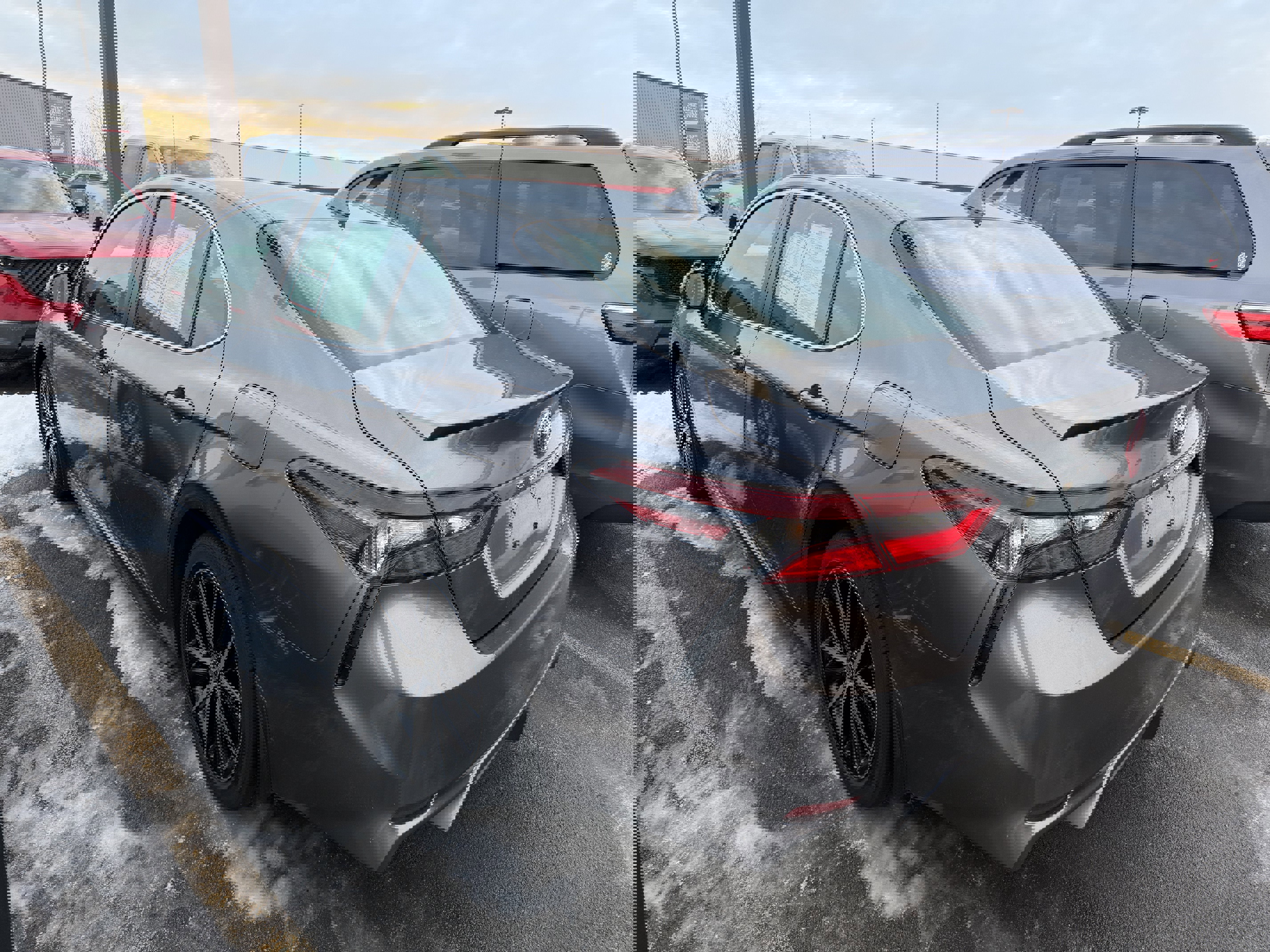 Used 2022 Toyota Camry SE w/ Carpet Mat Package (TMS) image 4