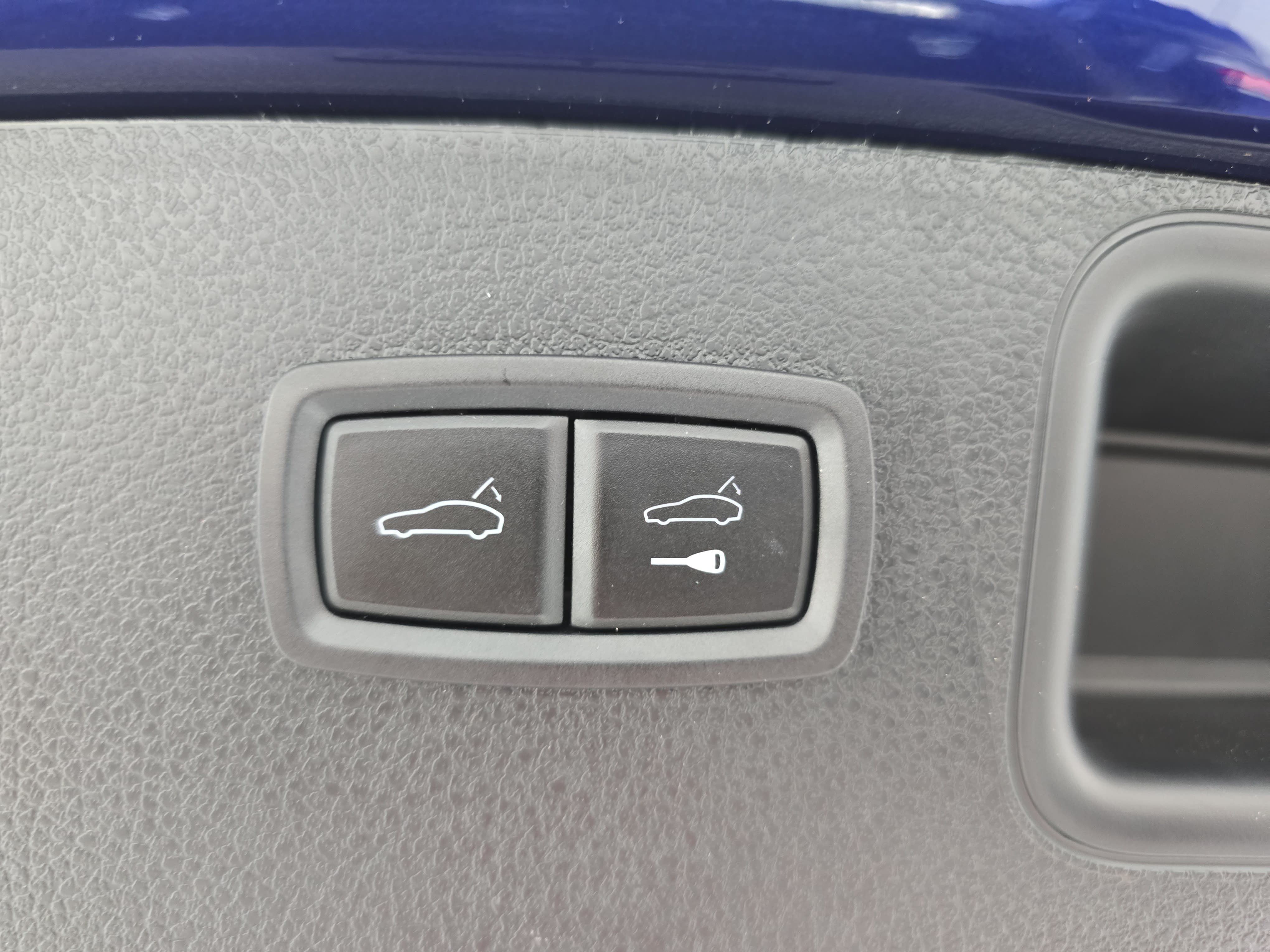 Certified 2024 Porsche Macan AWD/4WD image 15