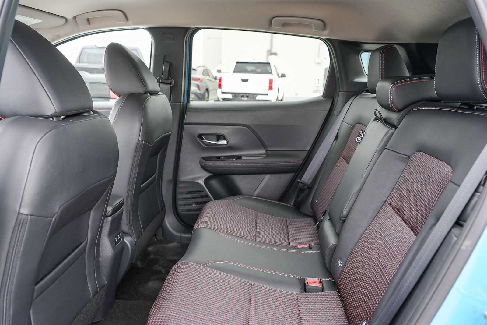 Used 2025 Nissan Kicks SR FWD image 18