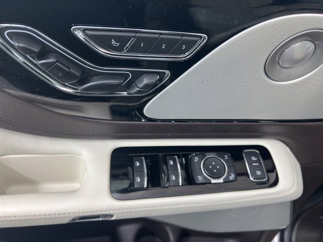 Certified 2023 Lincoln Aviator Black Label w/ Class IV Trailer Tow Package image 15