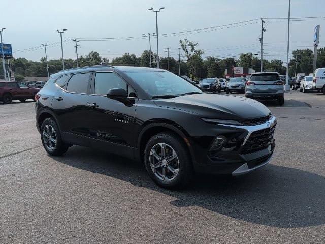 Used 2023 Chevrolet Blazer LT w/ Convenience Package FWD image 9