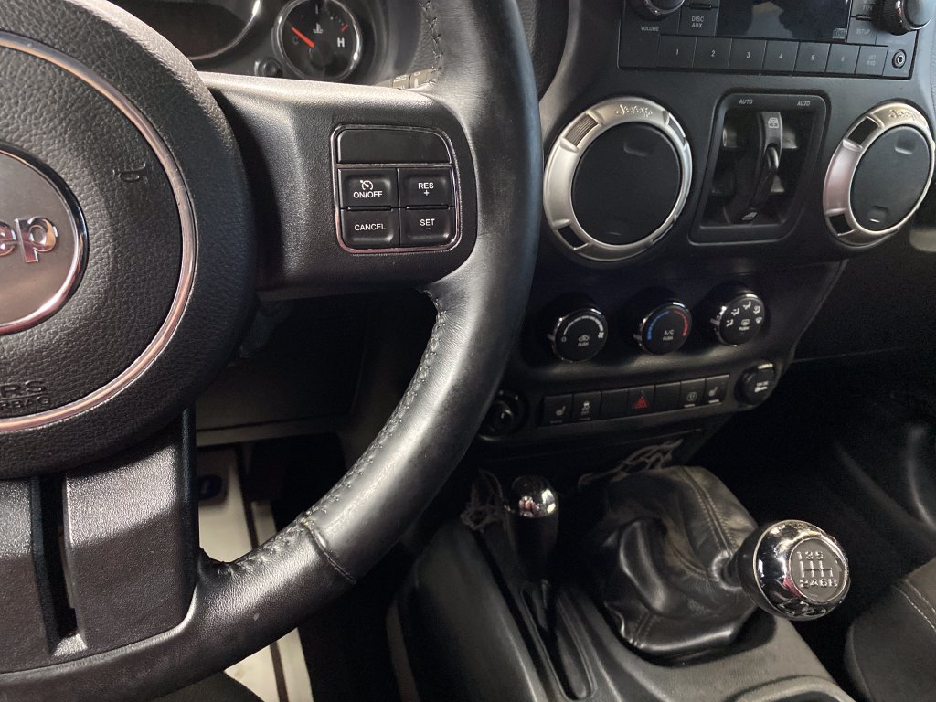 Certified 2017 Jeep Wrangler Unlimited Sahara w/ Connectivity Group AWD/4WD image 21